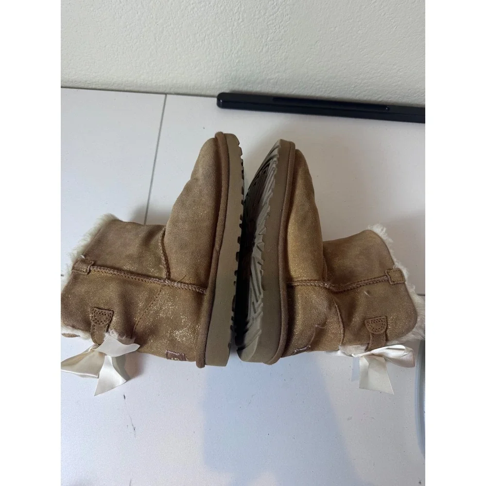 UGG Bailey Bow Glitter Boots Kids Size 5 Brown Shimmer Coquette‎ Minimalist